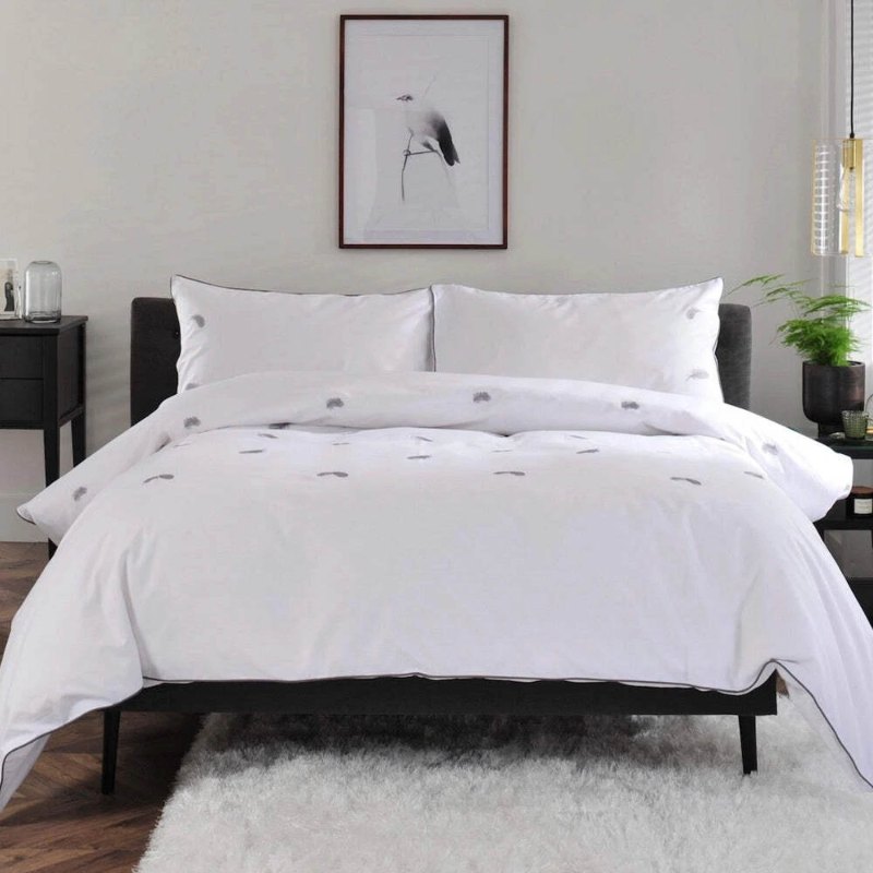 Feathers Embroidered Cotton Duvet Set Feathers Embroidered Cotton Duvet Set