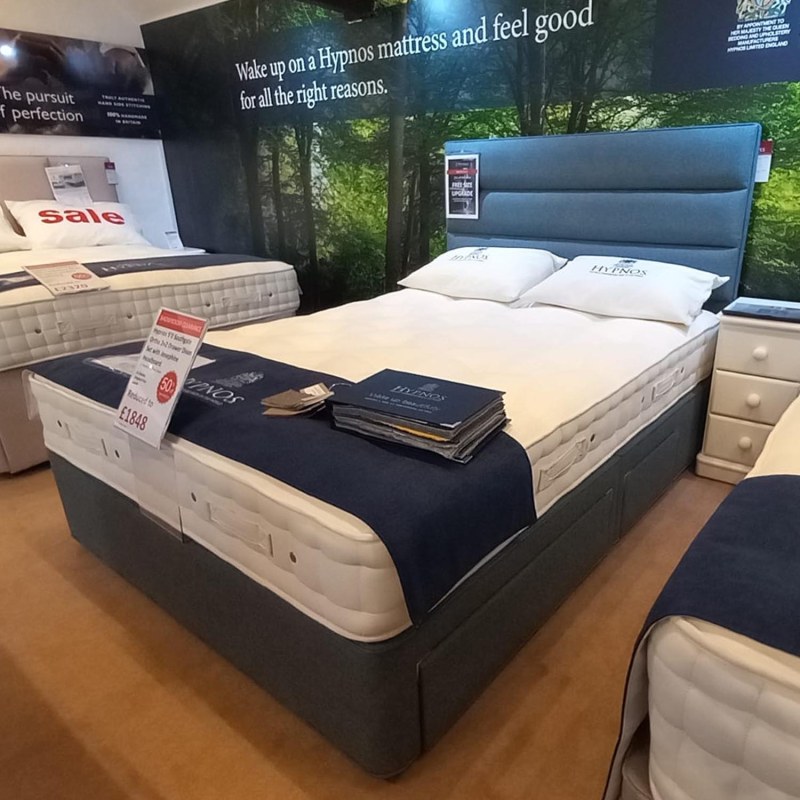 Showroom Clearance: Hypnos 5ft Southgate Ortho 2+2 Drawer Divan Set with Josephine Headboard Showroom Clearance: Hypnos 5ft Southgate Ortho 2+2 Drawer Divan Set with Josephine Headboard