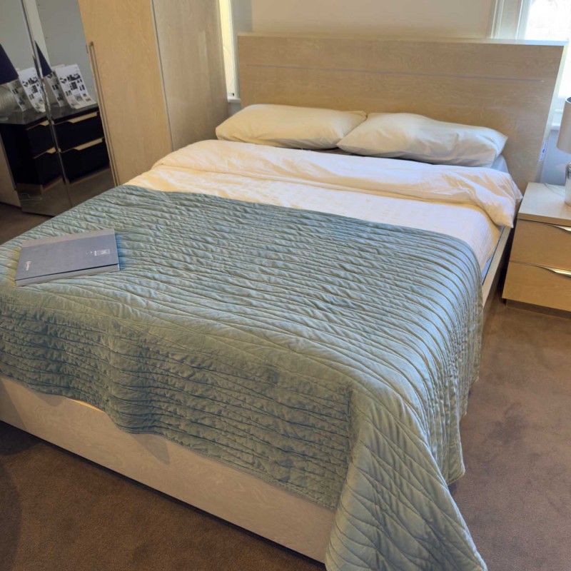 Showroom Clearance: Pavarolo 5ft Bedframe Showroom Clearance: Pavarolo 5ft Bedframe