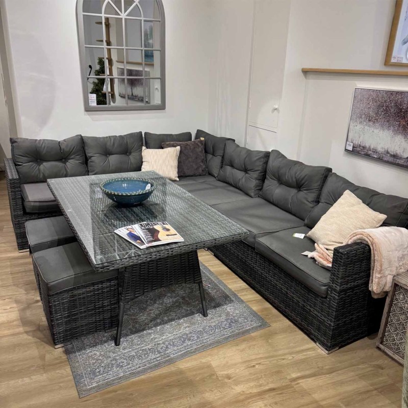 Showroom Clearance: Roseland Rattan Garden Set Showroom Clearance: Roseland Rattan Garden Set