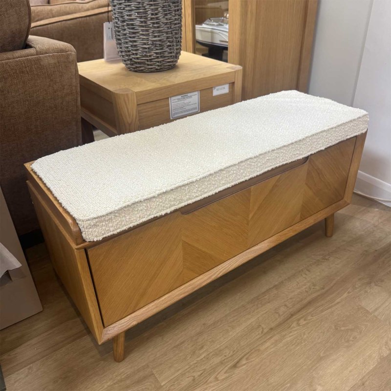 Showroom Clearance: Chisholm Oak Storage Bench Showroom Clearance: Chisholm Oak Storage Bench