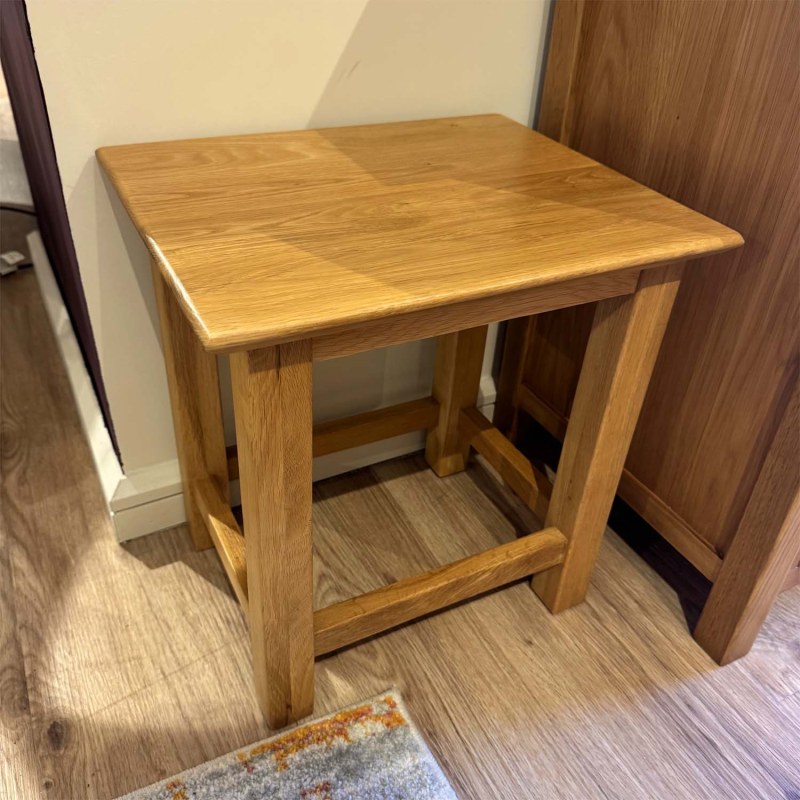 Showroom Clearance: Lynton Oak Side Table Showroom Clearance: Lynton Oak Side Table