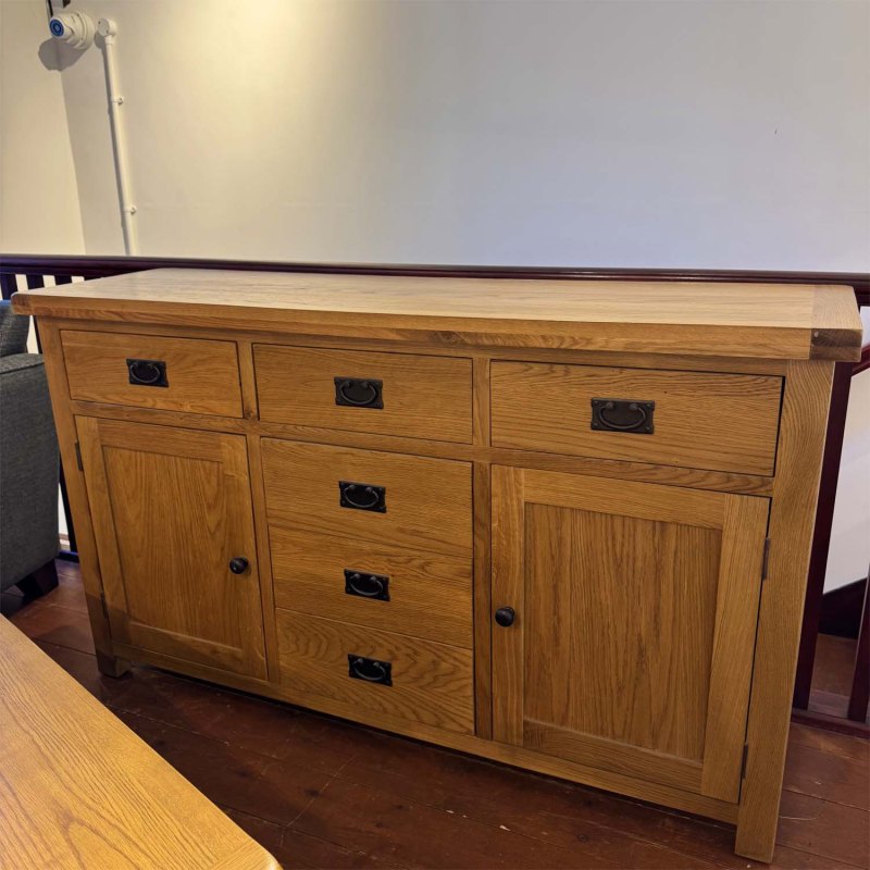 Showroom Clearance: Cordoba Oak Large 2 Door 6 Drawer Sideboard Showroom Clearance: Cordoba Oak Large 2 Door 6 Drawer Sideboard