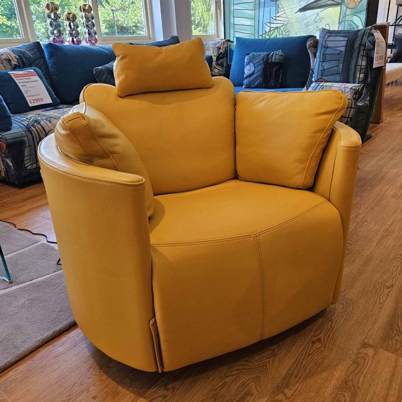 Showroom Clearance: Fama Moonrise Swivel Electric Recliner Chair Showroom Clearance: Fama Moonrise Swivel Electric Recliner Chair