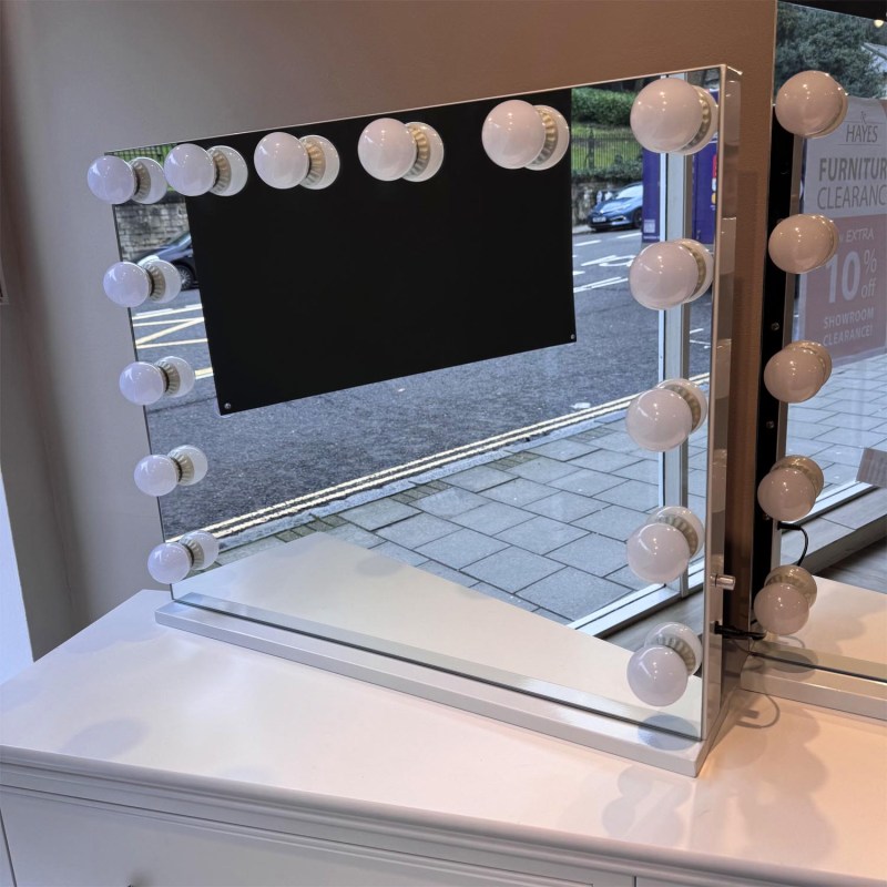 Showroom Clearance: 802P Hollywood Mirror Showroom Clearance: 802P Hollywood Mirror