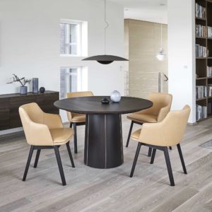 Skovby SM33 Dining Table with SM65 chairs