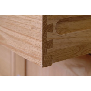 Lynton Oak example of drawer detail