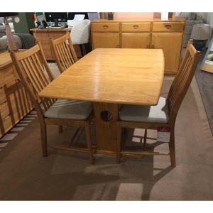 Clearance Ercol l193 Windsor Medium Extending Dining Table & 1138 Penn Classic Dining Chairs